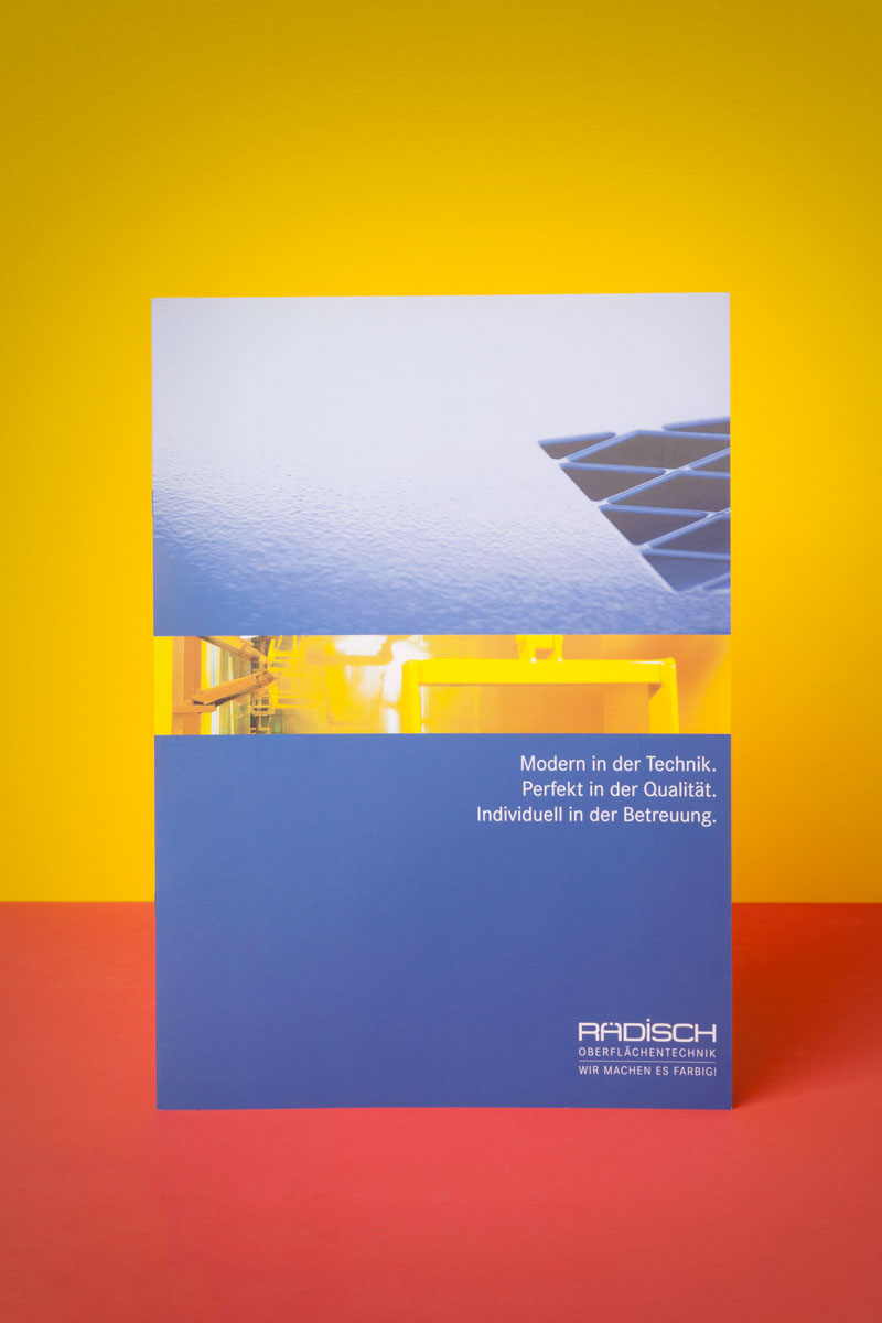 Für Rädisch Oberflächentechnik aus Kirchheim/Teck gestaltet 75a eine Imagebroschüre