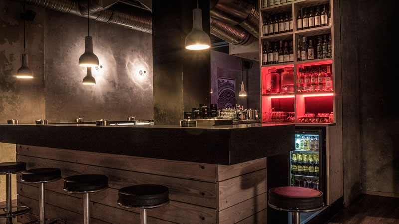 Immer Beer Herzen Bartresen und Regal von David Laukner aus Stuttgart.